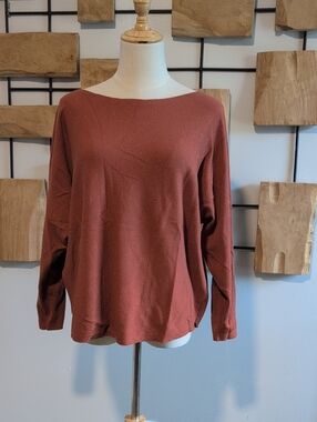 Milano Women's Scoop Neck Sweater in Rust